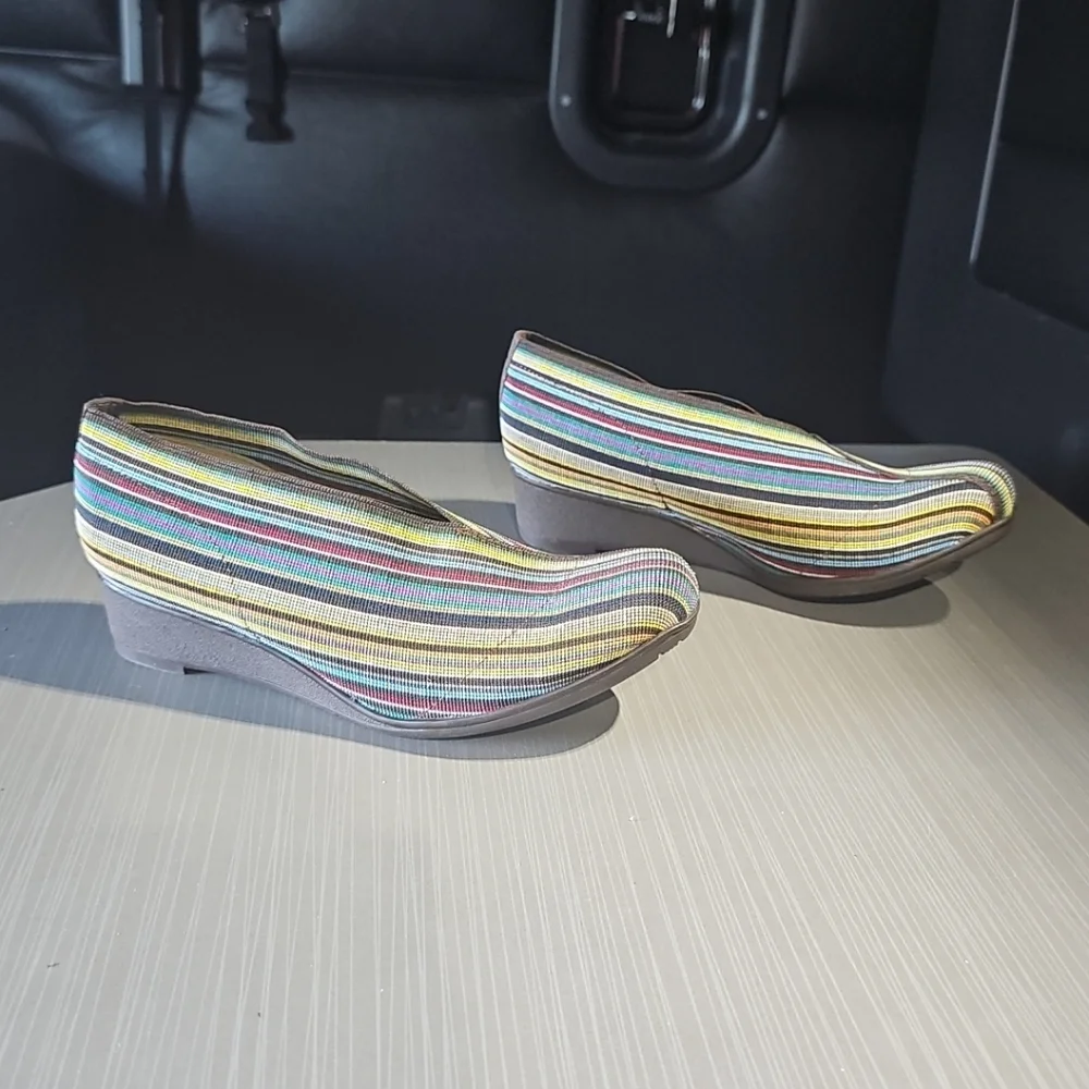 Charleston Shoe Co Cape Striped‎ Low Wedge Multicolor Womens Sz 6 NWOT Condition